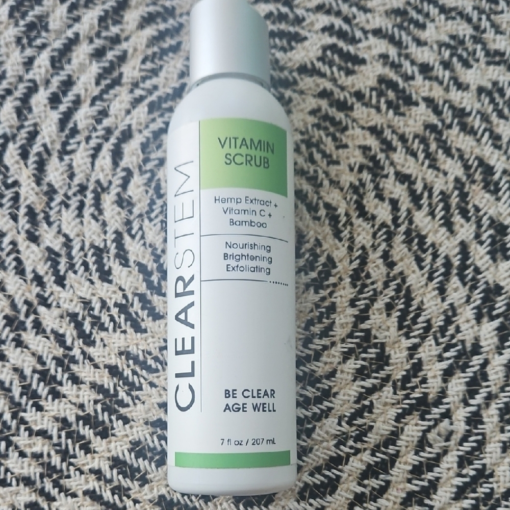 rave White Cleanser and Exfoliant Skincare